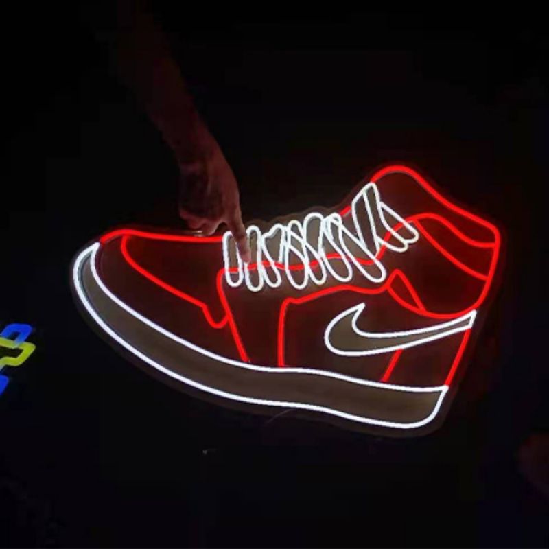 Vasten prilagođene cipele neonske reklame4