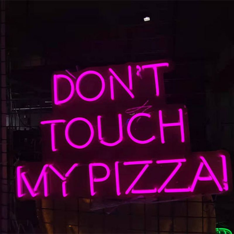 Aza mikasika ny pizza neon sign1